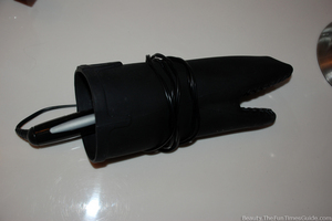 curling-iron-silicone-oven-mitt.jpg