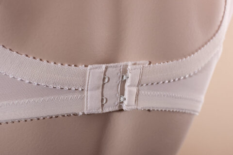 Do you know why a bra has 3 sets of clasps? Here's when to use each one. 