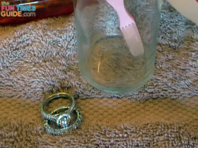 How To Clean Jewelry At Home: Tips For Cleaning Yellow ...
